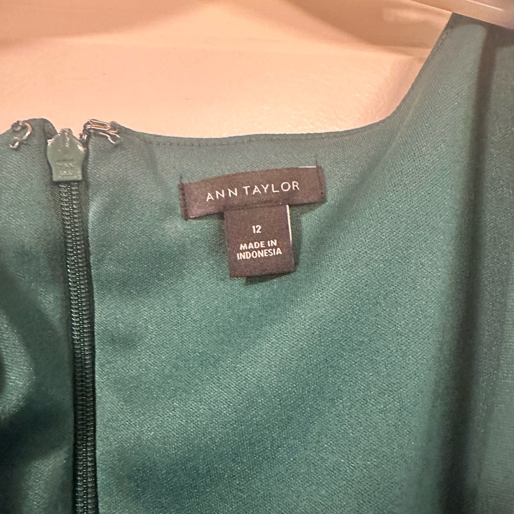 Ann Taylor Ponte sleeveless midi Dress in evergreen - sz 12 - Picture 4 of 7